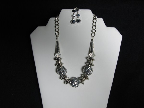 Crystal Necklace Set in Silver